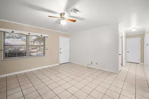 612 Bluebonnet, Fredericksburg, TX 78624 - Photo 4