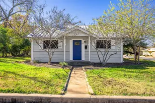 401 E Morse St, Fredericksburg, TX 78624 - Photo 1