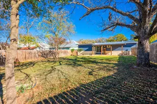 309 W College St, Fredericksburg, TX 78624 - Photo 22