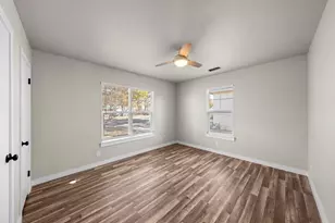 309 W College St, Fredericksburg, TX 78624 - Photo 12