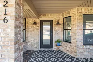 216 Edgewood Dr, Fredericksburg, TX 78624 - Photo 2