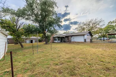 308 Frederick Rd, Fredericksburg, TX 78624 - Photo 10