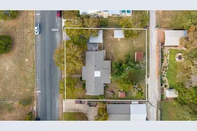 308 Frederick Rd, Fredericksburg, TX 78624 - Photo 2