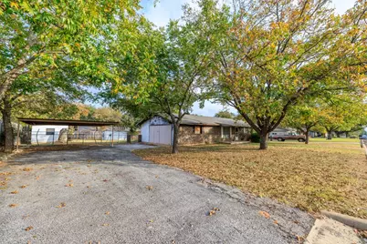 308 Frederick Rd, Fredericksburg, TX 78624 - Photo 6