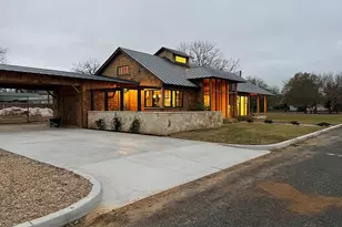 601 Whitney, Fredericksburg, TX 78624 - Photo 6