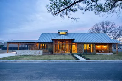 601 Whitney, Fredericksburg, TX 78624 - Photo 2