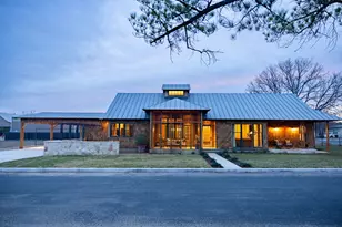 601 Whitney, Fredericksburg, TX 78624 - Photo 2