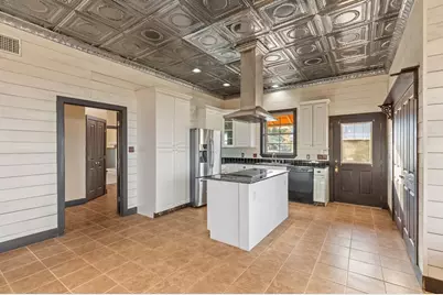 256 Royalview Dr, Fredericksburg, TX 78624 - Photo 12