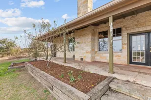 256 Royalview Dr, Fredericksburg, TX 78624 - Photo 28