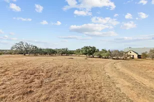 256 Royalview Dr, Fredericksburg, TX 78624 - Photo 32