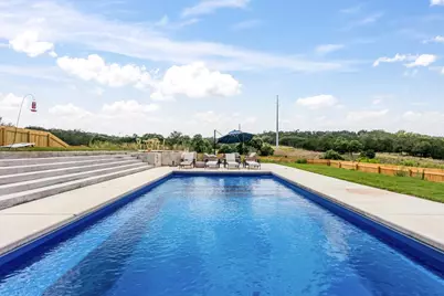 903 Eichen Strasse, Fredericksburg, TX 78624 - Photo 2