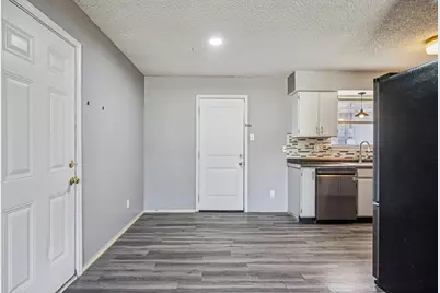 1601 Newton St, Kerrville, TX 78028 - Photo 6