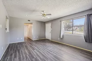 1601 Newton St, Kerrville, TX 78028 - Photo 4