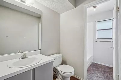 1601 Newton St, Kerrville, TX 78028 - Photo 10