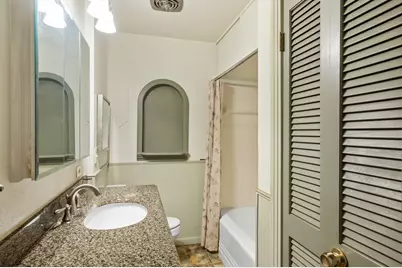 811 Franklin, Fredericksburg, TX 78624 - Photo 12