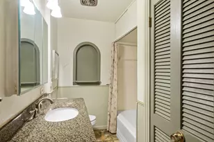 811 Franklin, Fredericksburg, TX 78624 - Photo 12