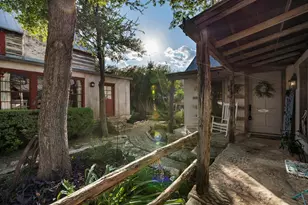 104 E Austin St, Fredericksburg, TX 78624 - Photo 8