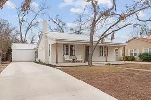 328 W Morse St, Fredericksburg, TX 78624 - Photo 1
