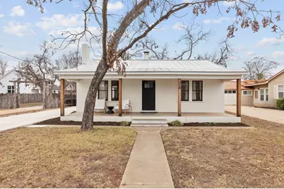 328 W Morse St, Fredericksburg, TX 78624 - Photo 2