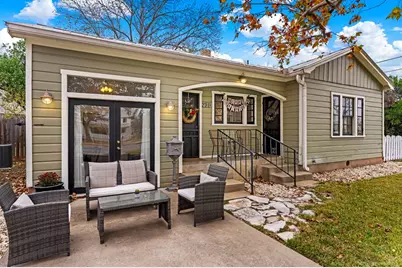 210 N Acorn St, Fredericksburg, TX 78624 - Photo 1