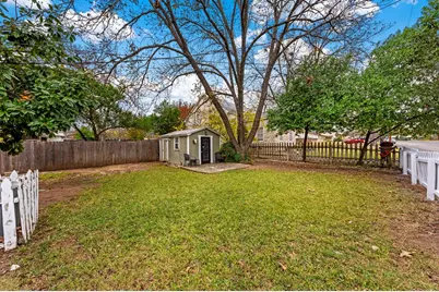 210 N Acorn St, Fredericksburg, TX 78624 - Photo 20