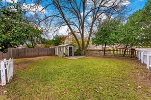 210 N Acorn St, Fredericksburg, TX 78624 - Photo 20