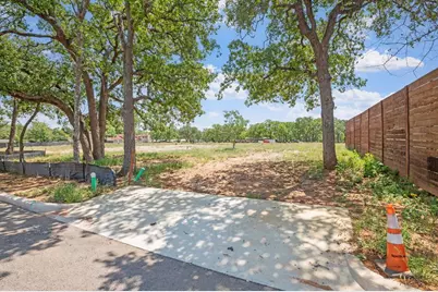 1009 W Travis St, Fredericksburg, TX 78624 - Photo 1