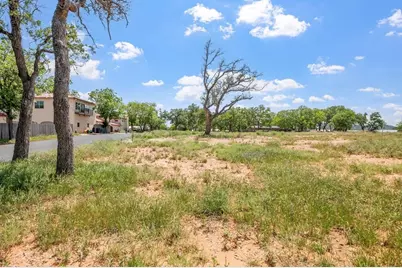 1001 W Travis St, Fredericksburg, TX 78624 - Photo 2