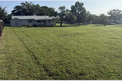303 Walnut St, Fredericksburg, TX 78624 - Photo 38