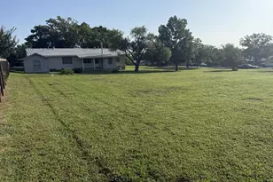 303 Walnut St, Fredericksburg, TX 78624 - Photo 38