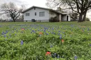 303 Walnut St, Fredericksburg, TX 78624 - Photo 34