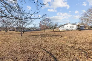 303 Walnut St, Fredericksburg, TX 78624 - Photo 28