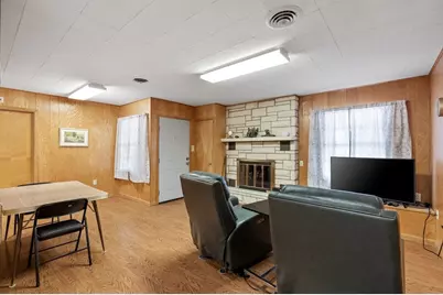 303 Walnut St, Fredericksburg, TX 78624 - Photo 14