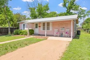 812 W Austin St, Fredericksburg, TX 78624 - Photo 28