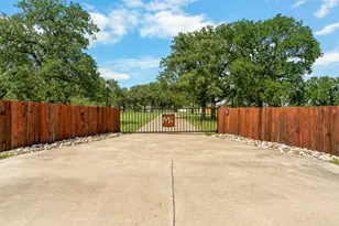 888 Big Bend Ln, Fredericksburg, TX 78624 - Photo 2
