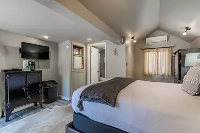 514 W Austin St, Fredericksburg, TX 78624 - Photo 14