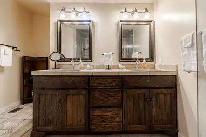 514 W Austin St, Fredericksburg, TX 78624 - Photo 30