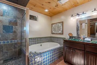 514 W Austin St, Fredericksburg, TX 78624 - Photo 10
