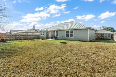 211 Green Oaks Loop, Fredericksburg, TX 78624 - Photo 2