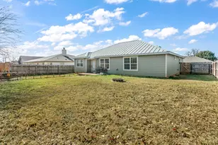 211 Green Oaks Loop, Fredericksburg, TX 78624 - Photo 2