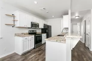 211 Green Oaks Loop, Fredericksburg, TX 78624 - Photo 6