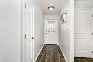 211 Green Oaks Loop, Fredericksburg, TX 78624 - Photo 16