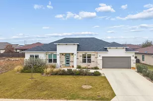 108 E Parlin Ln, Fredericksburg, TX 78624 - Photo 6