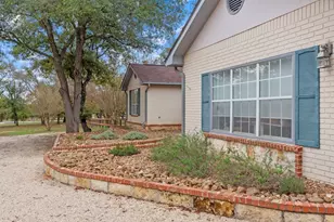 33 Oak Haven Rd, Fredericksburg, TX 78624 - Photo 8