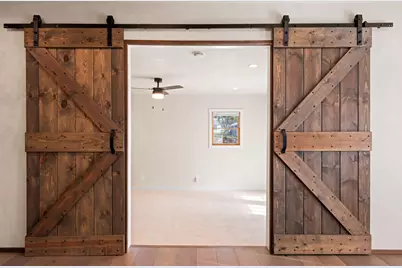 318 W Hackberry St, Fredericksburg, TX 78624 - Photo 14