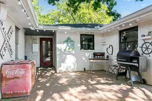 702 S Eagle St, Fredericksburg, TX 78624 - Photo 46