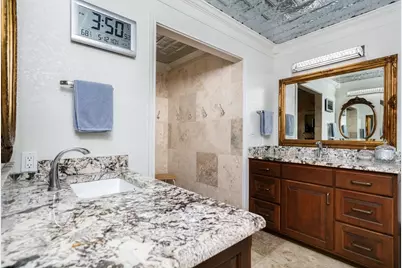 702 S Eagle St, Fredericksburg, TX 78624 - Photo 24