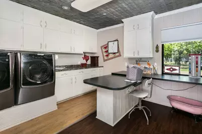 702 S Eagle St, Fredericksburg, TX 78624 - Photo 34