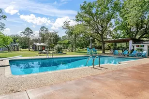 702 S Eagle St, Fredericksburg, TX 78624 - Photo 2