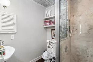 702 S Eagle St, Fredericksburg, TX 78624 - Photo 30